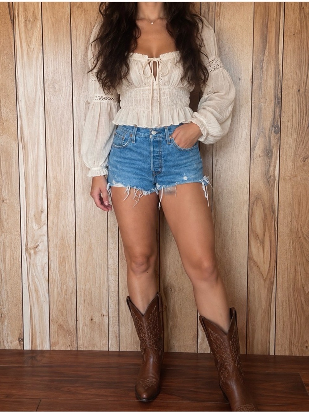 Women's distressed Levi’s shorts 501